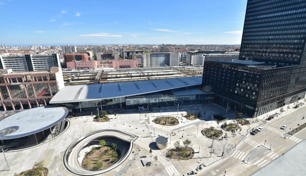 Vue aérienne de la gare Part-Dieu à Lyon.